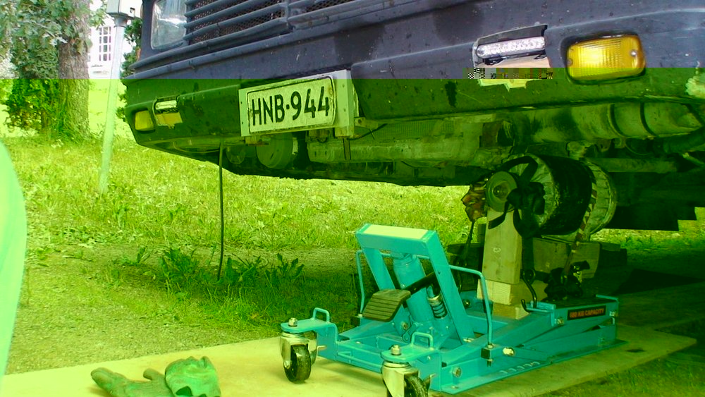 Auto on noussut ajoasentoon