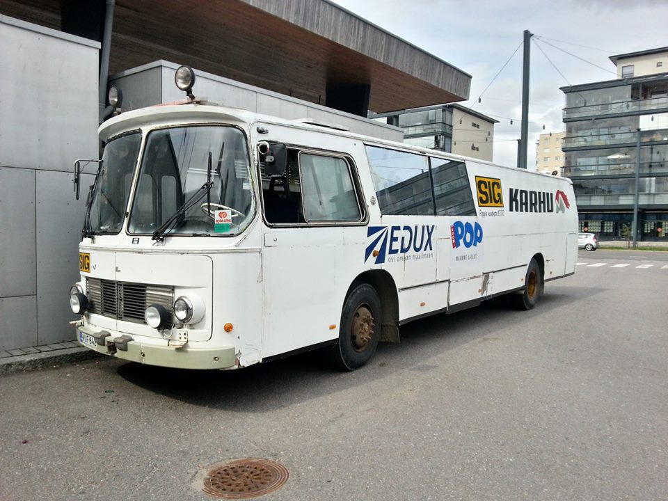 Tuorein kuva bussista.