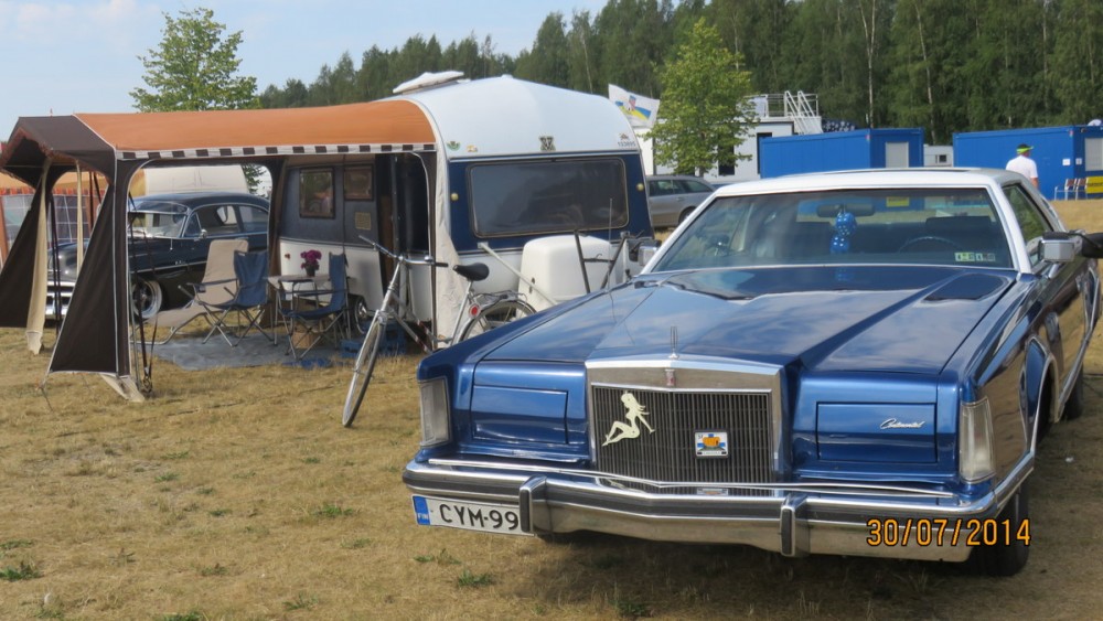 SMV-munavaunut ja komeat veturit