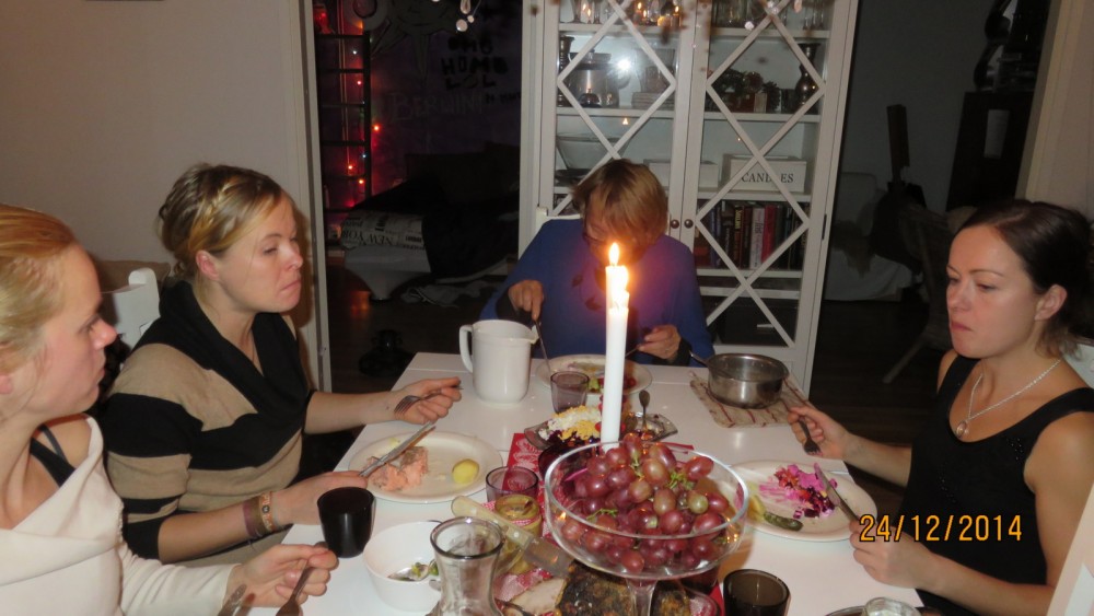 Jouluateria Veikkolassa Stall Sandbacken hevostilalla