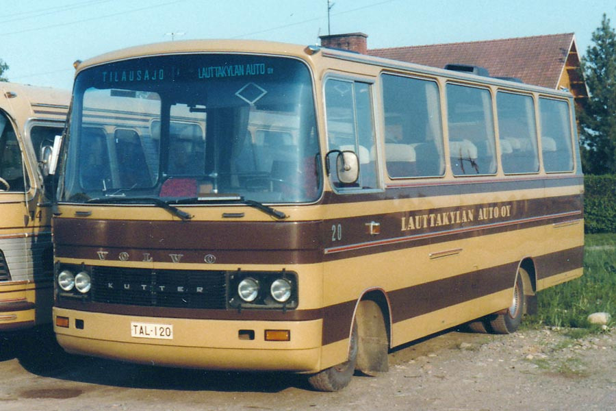 MacGyver alkuperäisloistossaan<br />kuva http://bussidata.kuvat.fi/kuvat/L/Lauttakylan+Auto/020-039/020+TAL-120+KK.jpg