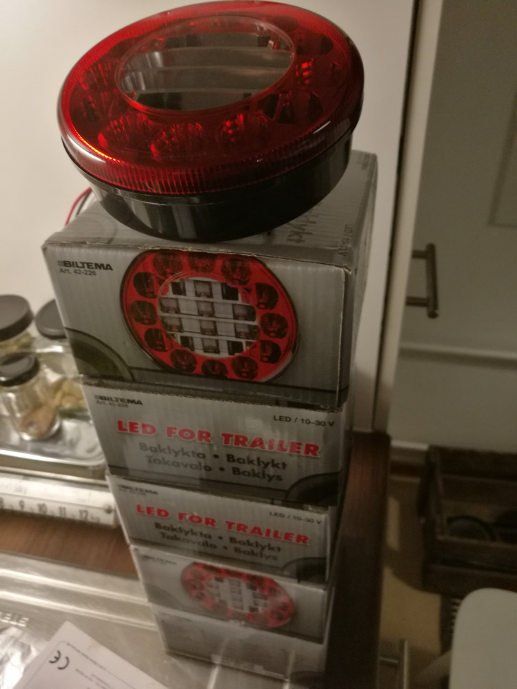 Led takavalot yht.80€