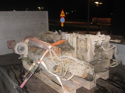 Tämä laitetaan tilalle, kunhan imusarja, uusi turbo, kampiakseli takapään stefa, etupään hihnapyörä (kompuroiden käyttö) saadaan vanhasta asennettua.<br /><br />Huomaa Hirvien pysäköintikielto Hirvaskankaan ABC:llä