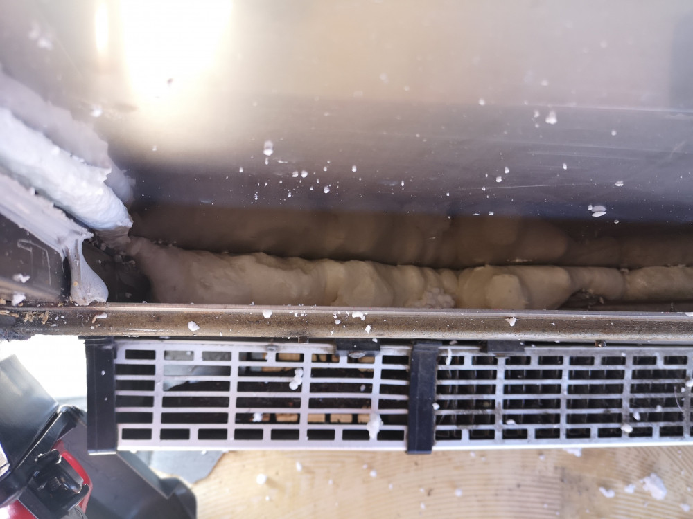 IMG_20210402_122454.jpg (935.44 KiB) Katsottu 26840 kertaa Uretaania patterin taakse...