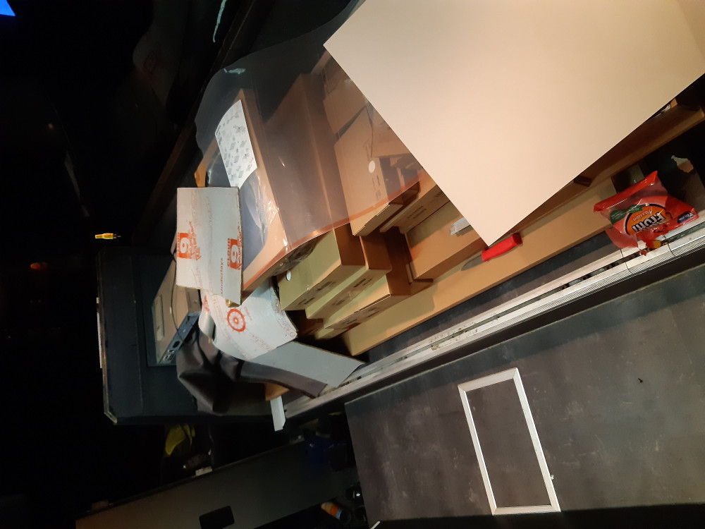 20200321_220037.jpg (1.2 MiB) Katsottu 15497 kertaa Keittiö vielä karanteenissä